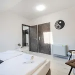 Jin Jang Apartment *